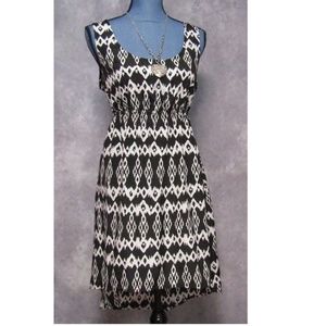Mama Chica Black & White Cut Out Back Dress Size L